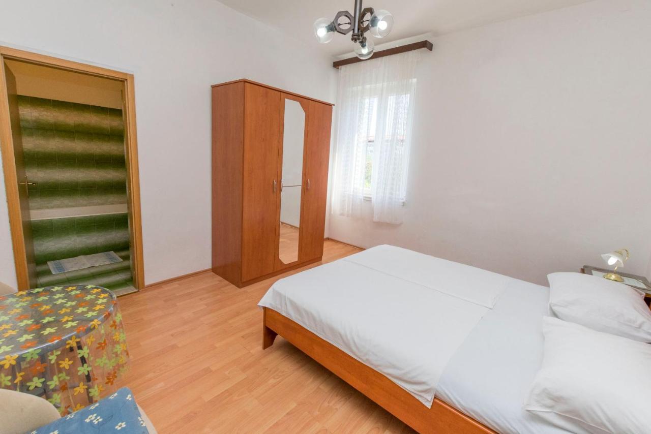 Apartments And Rooms Jakov Примоштен Экстерьер фото