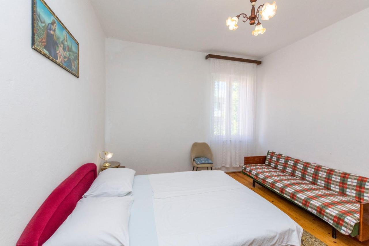 Apartments And Rooms Jakov Примоштен Экстерьер фото