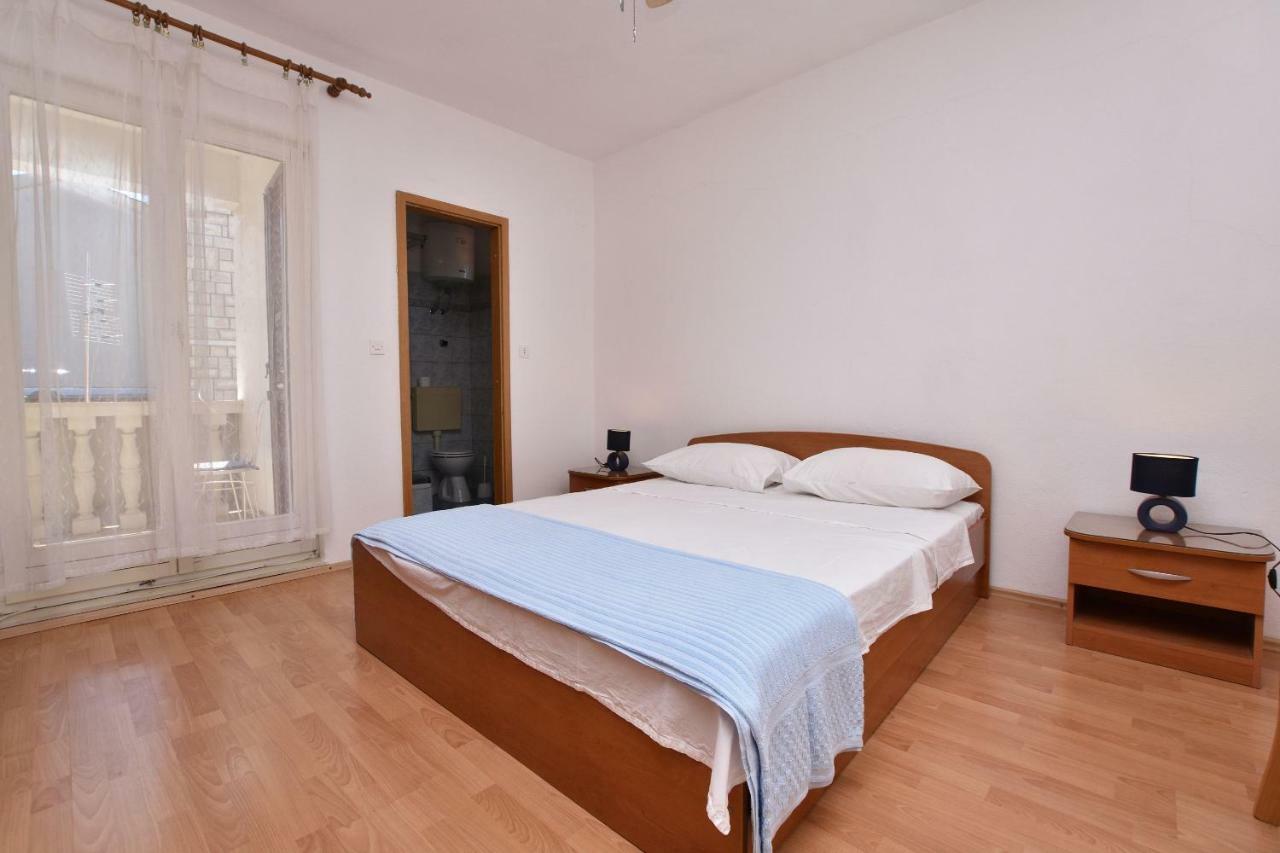 Apartments And Rooms Jakov Примоштен Экстерьер фото