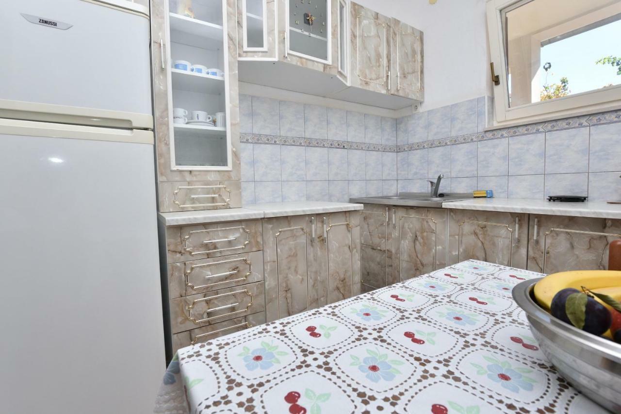 Apartments And Rooms Jakov Примоштен Экстерьер фото